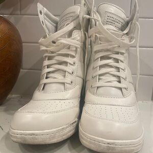 Marc Jacob's  white leather sneakers ( size 40)